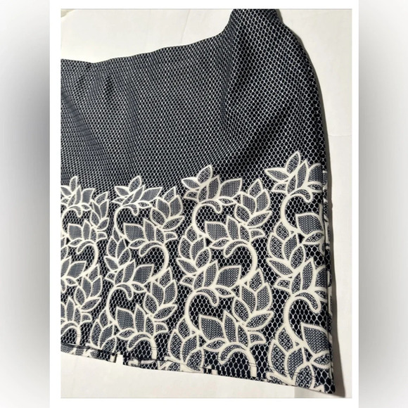 Avenue Midi Skirt - Picture 5 of 7